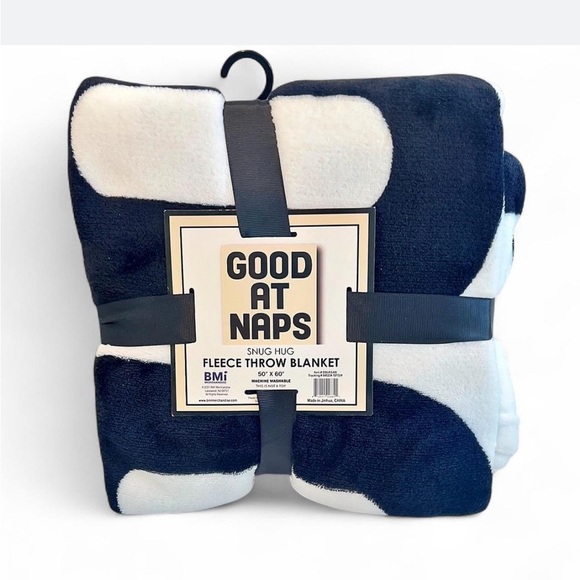 GOOD AT NAPS Other - Good At Naps Black and White Fleece Throw Blanket NWT